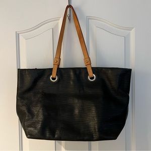 Timeless Elegant Leather Dooney & Bourke Tote Bag